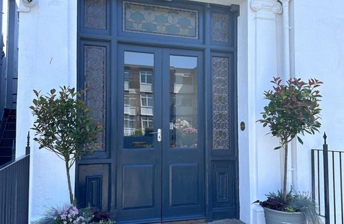 Barbican House | Windsor Villas by Pureserviced