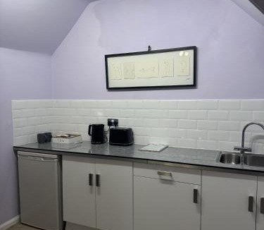 Runnymede House | Windsor Wine and Dine