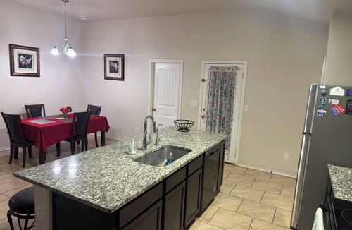 Lubbock House | Windstone Family Nest - 3 Bedroom House