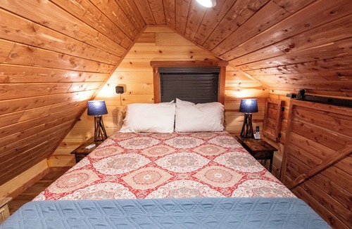 Marshall Hotel | Windstorm Cabin