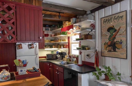 Roxbury House | Windswept Cottage - Close to skiing, wedding venues, & hiking!