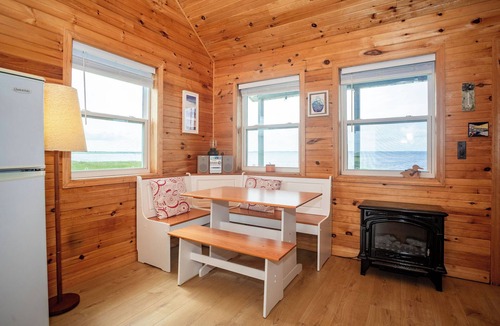 Hamilton Cottage | Windy Dreams: an idyllic, cozy seaside PEI cottage