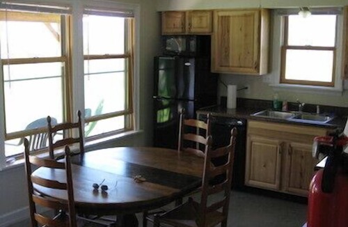 Rockbridge Baths Cabin | Windymile Cabin for Rent Near Lexington Va. PET FRIENDLY Cabin for rent.