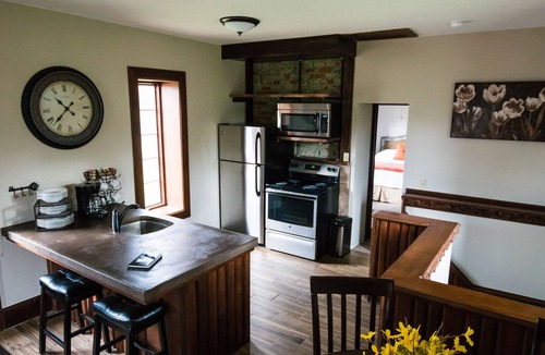 Alto Pass Cottage | Wine/Bourbon Trail Carriage House, Cozy, Clean, Hiking, Shawnee Nat'l Forest,