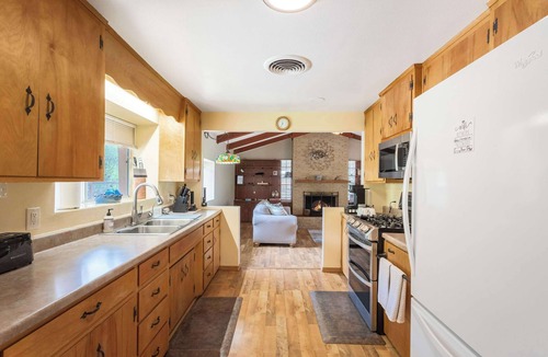 Willcox House | Wine Country Adobe | Historic Willcox Retreat