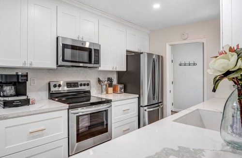 Santa Rosa House | Wine Country Backyard Escape