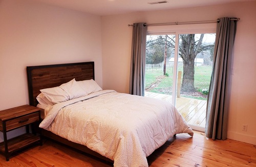 Cobden Other | Wine Country Farmhouse Private Lake! kayaks Fire Pit! On The Wine Trail!