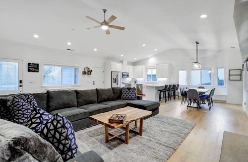 Forestville House | Wine Country Getaway