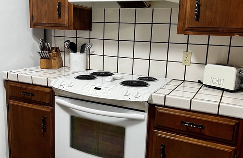 Victor House | Wine Country Getaway