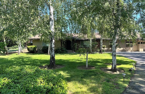 Victor House | Wine Country Getaway