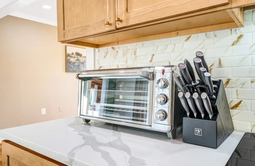 Blue Ridge House | Wine Country, Pool, Game Room, Deck, 3 Master Beds