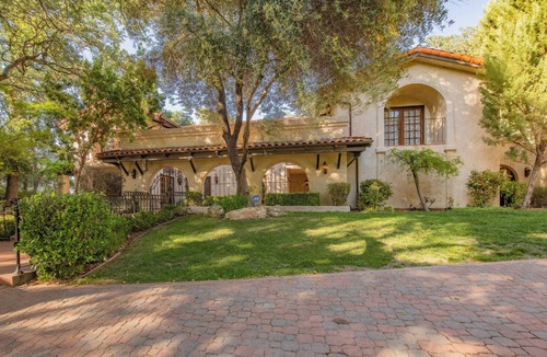 Atascadero House | Wine Country Resort - Sleeps 19 - 7BRs, 7 Private BAs, Pool, Hot Tub