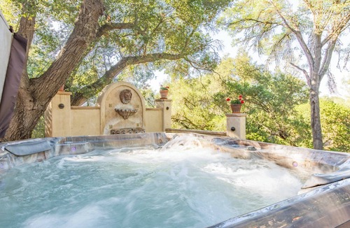 Atascadero House | Wine Country Resort - Sleeps 19 - 7BRs, 7 Private BAs, Pool, Hot Tub