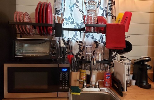 Salem House | Wine Country Tiny Home - Only $40 Cleaning Fee