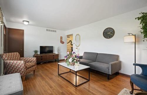 Fennville House | Wine Down Cottage - Summer and Winter Adventures!