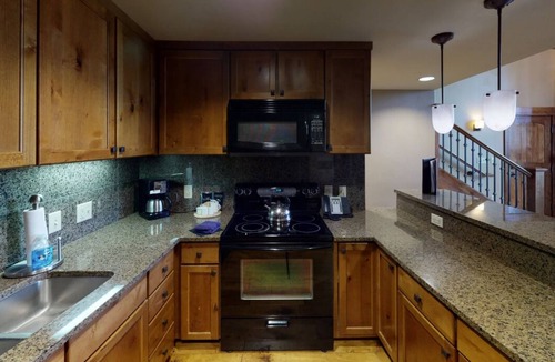 Tamarack Apartment | Wine Down | Includes Two 1-Day Lift Tickets