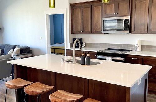 Prosser House | Wine Down the Townhome