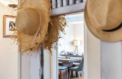 Central Mudgee House | Wine Lovers Den - Beautiful Getaway Cottage