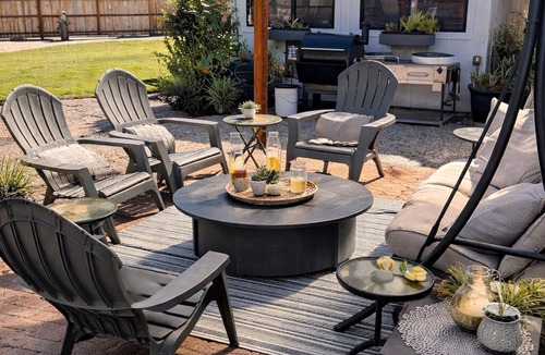 Templeton House | Wine Retreat Hot Tub Mini Farm Yard Oasis