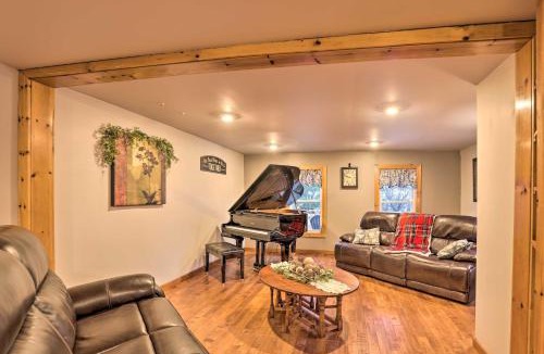 Ovid House | Wine Trail Retreat w/Tiny Home & Hot Tub