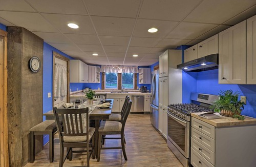 Ovid House | Wine Trail Retreat w/Tiny Home & Hot Tub