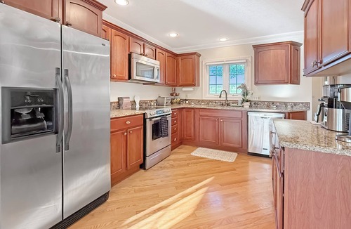Sterling Cottage | Wine & Water: Vineyard View Retreat on Little Sodus Bay