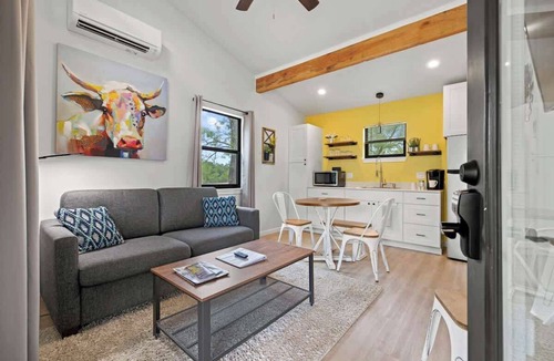 Fredericksburg House | Winecup Waterfront Cottage