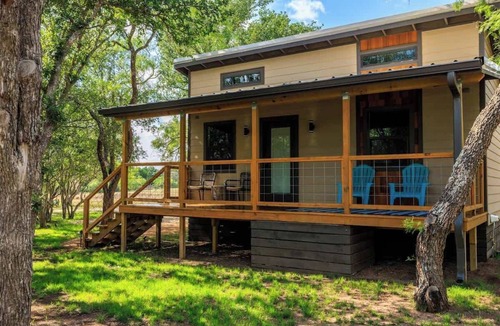 Fredericksburg House | Winecup Waterfront Cottage