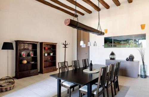 La Torre de Claramunt Apartment | Winery apartment for two with private terrace