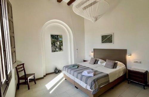 La Torre de Claramunt Apartment | Winery apartment for two with private terrace