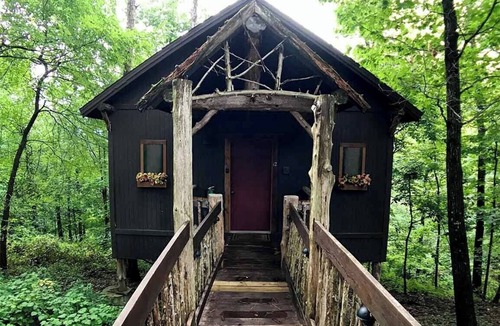 Eureka Springs Cottage | Winery Chateau Treehouse #12/Oak Crest