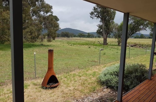 Buckaroo Cottage | Winery Cottage on Scenic Acreage