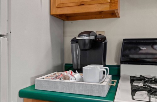 North Andover Other | Winery Studio w/Private Hot Tub,Fireplace,Tasting