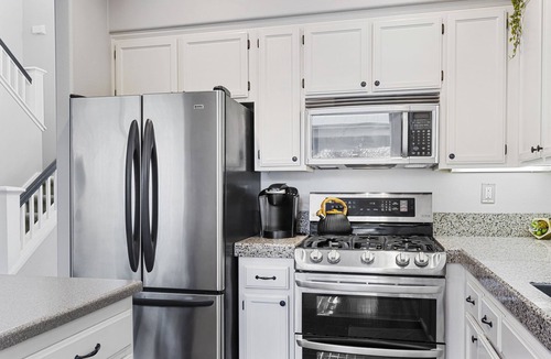 Windsor House | “Winetopia” Windsor Getaway - 39 Exceptional Reviews!