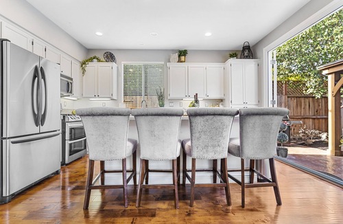 Windsor House | “Winetopia” Windsor Getaway - 39 Exceptional Reviews!