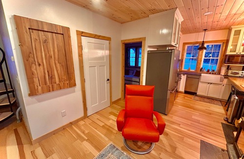 Glover House | Winfield Cottage: a hillside farm haven