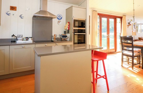 Barnsdale Cottage | WING, pet friendly, with open fire in Exton, Rutland