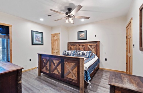 Ohiopyle Cabin | Wingard Lodge - Spacious Cabin Ideal for Celebrations.