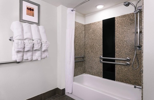 Athens Hotel | Wingate Athens