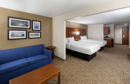 Southwood Valley Hotel | Wingate by Wyndham College Station South