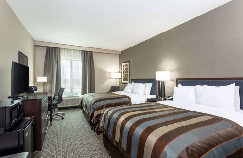 Angola Hotel | Wingate by Wyndham Angola