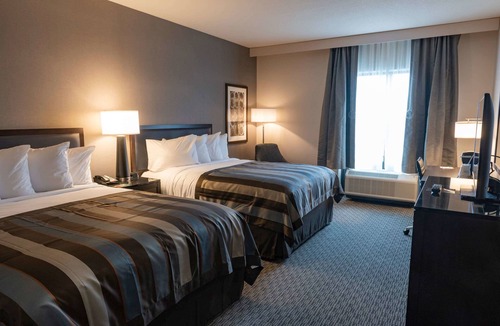 Angola Hotel | Wingate by Wyndham Angola