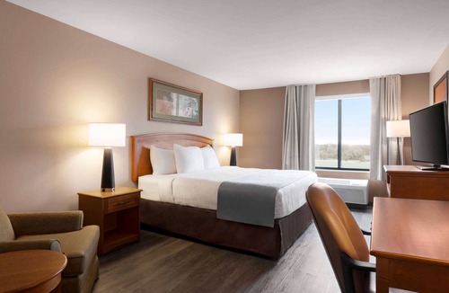 Bentonville Hotel | Wingate by Wyndham Bentonville AR