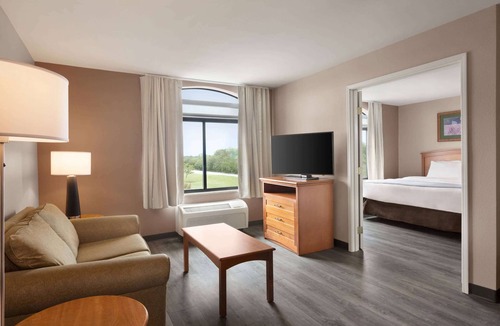 Bentonville Hotel | Wingate by Wyndham Bentonville AR