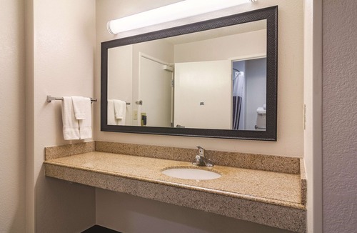 Dock Junction Hotel | Wingate by Wyndham Brunswick GA/I-95