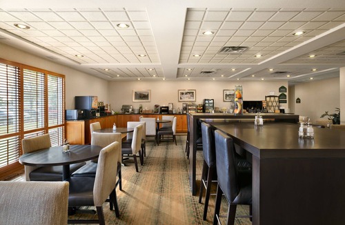 Midnapore Hotel | Wingate by Wyndham Calgary