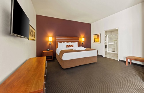 Midnapore Hotel | Wingate by Wyndham Calgary