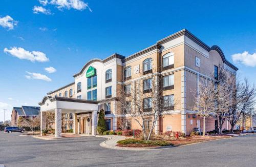 Schaumburg Hotel | Wingate by Wyndham Chicago Schaumburg