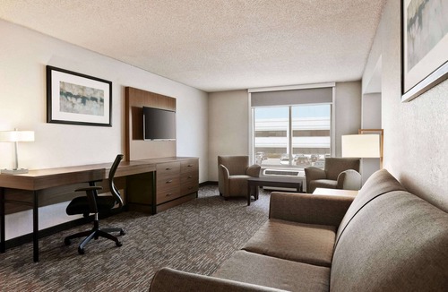 Blue Ash Hotel | Wingate by Wyndham - Cincinnati - Blue Ash