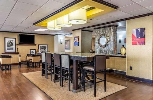 Conway Hotel | Wingate by Wyndham Conway AR